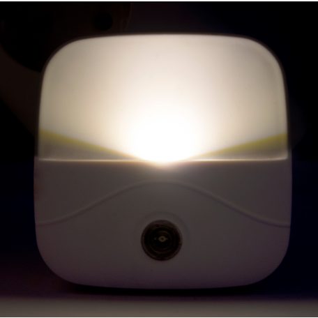 LANDLITE ENL-001, 0.4W 22lm, LED éjszakai fény. Melegfehér. Fényérzékelő kapcsolóval (automatikusan BE sötétben, KI fényben)  gyerekszoba